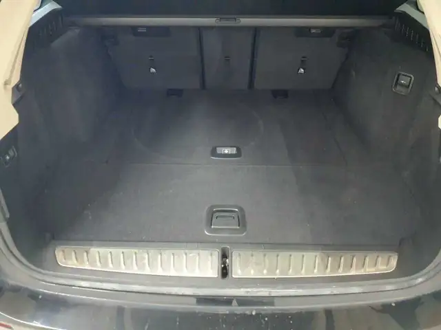 BMW 5 Series view 15