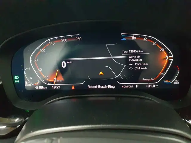 BMW 5 Series view 11