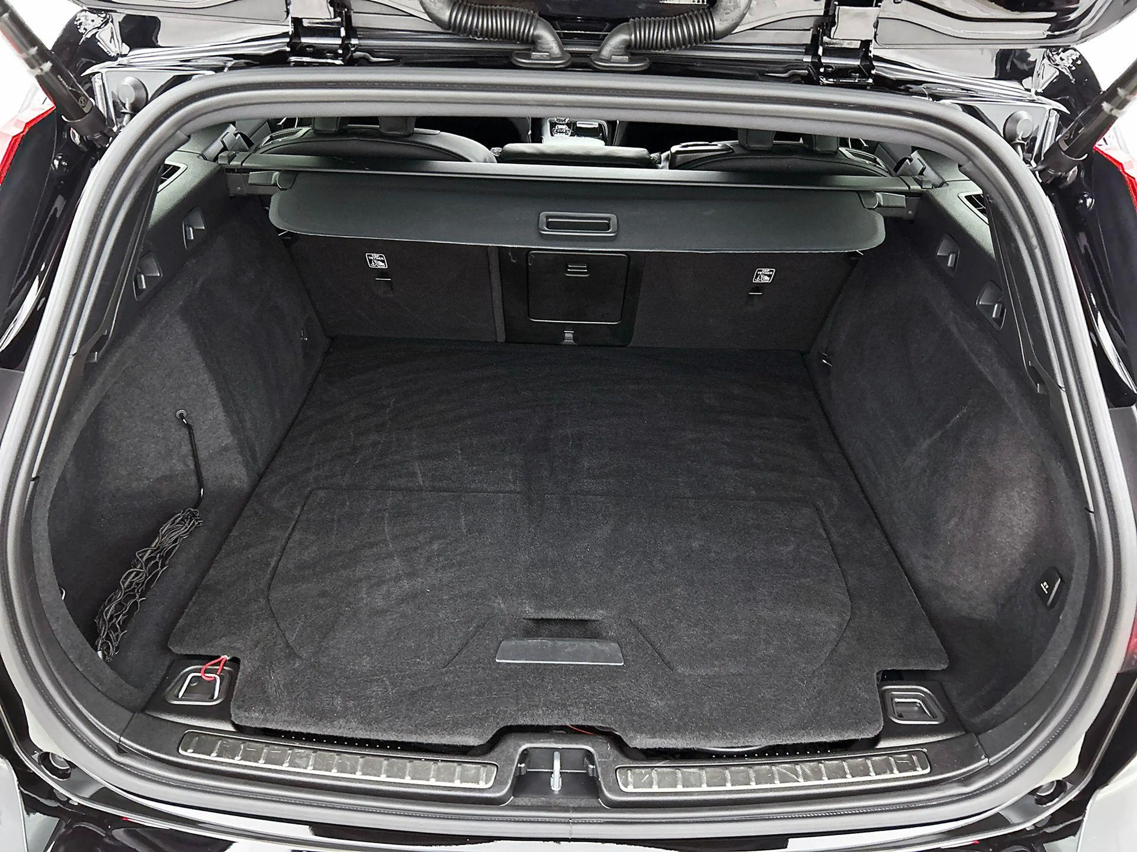 Volvo V60 2.0 T8 Plug-in hybrid AWD Plus Dark | 360° Camera — photo 11