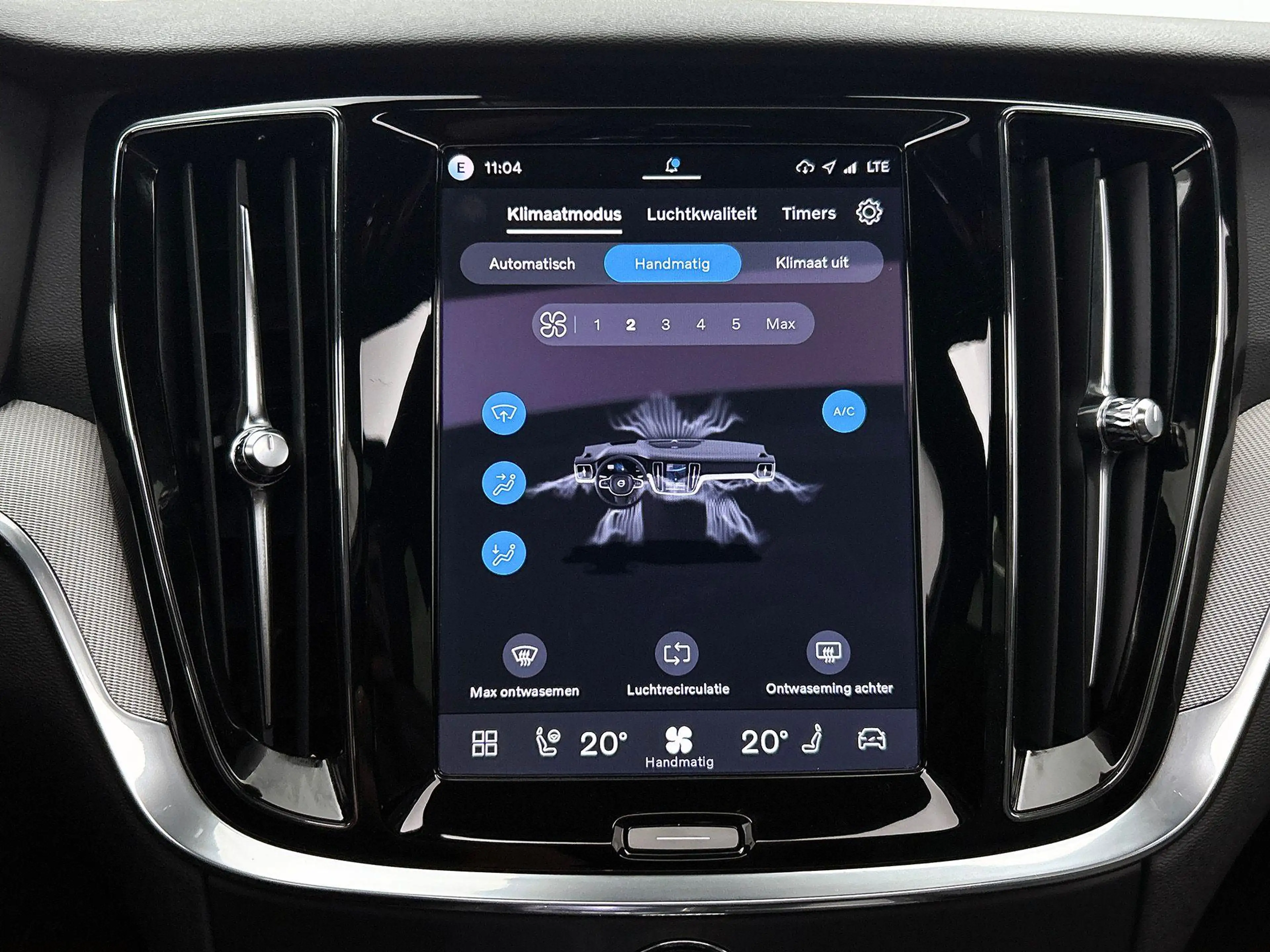 Volvo V60 2.0 T8 Plug-in hybrid AWD Plus Dark | 360° Camera — photo 15