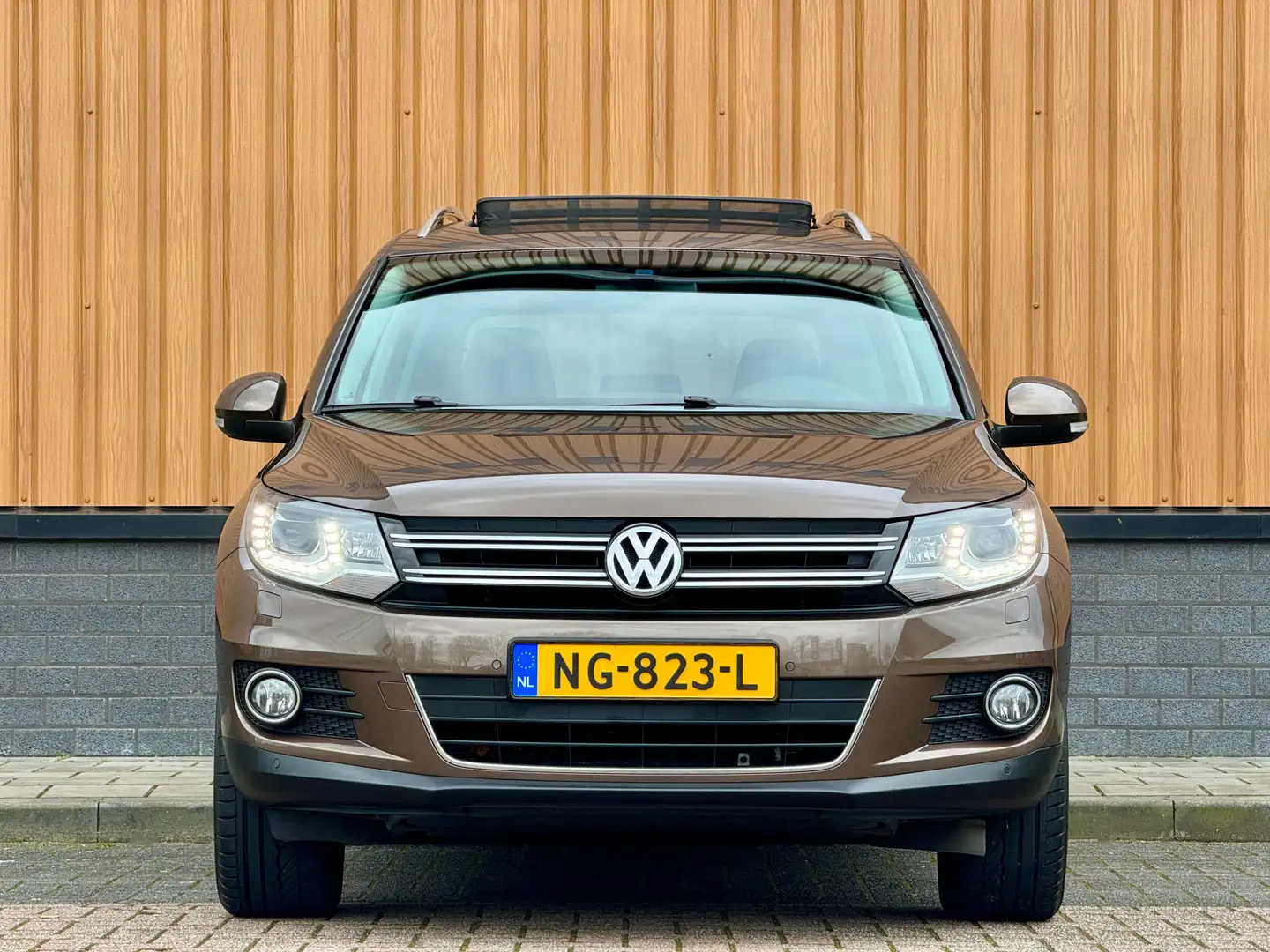Volkswagen Tiguan 1.4 TSI Sport&Style | Panoramadak | Afneembare Tre Marrone - 2
