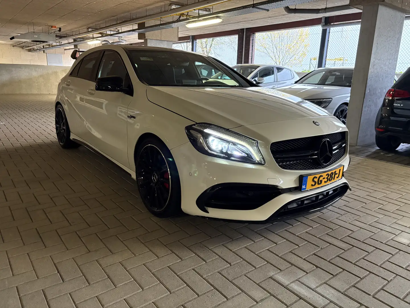 Mercedes-Benz A 45 AMG 4MATIC Wit - 2