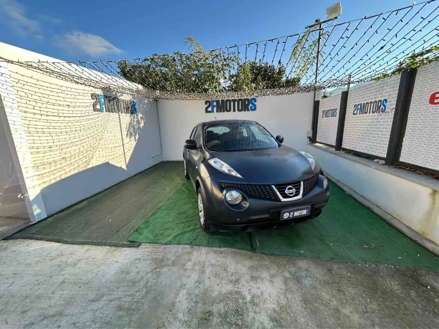 Nissan Juke 1.6 Visia eco Gpl Schwarz - 1