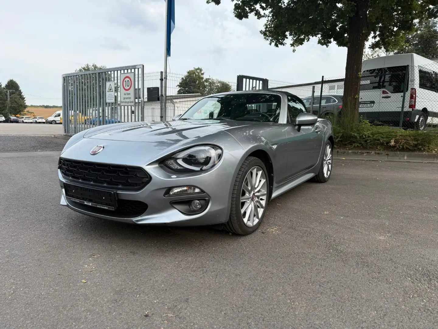 Fiat 124 Spider Lusso*1Hand*Tüv06.2027*Sommerwagen* Silber - 2