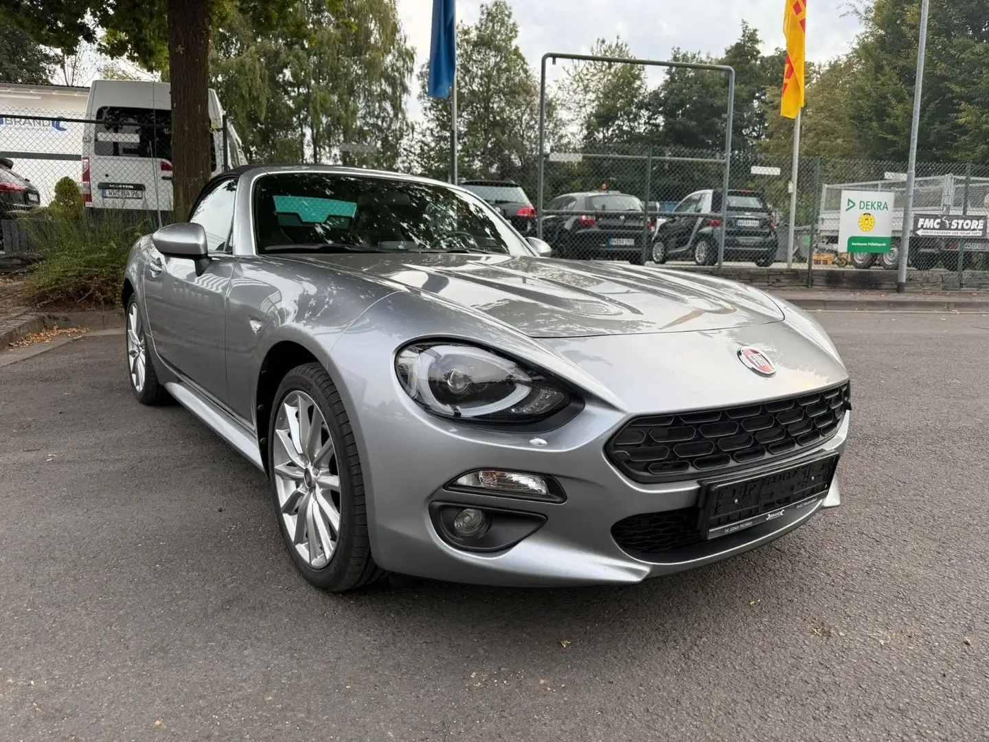 Fiat 124 Spider Lusso*1Hand*Tüv06.2027*Sommerwagen* Silber - 1