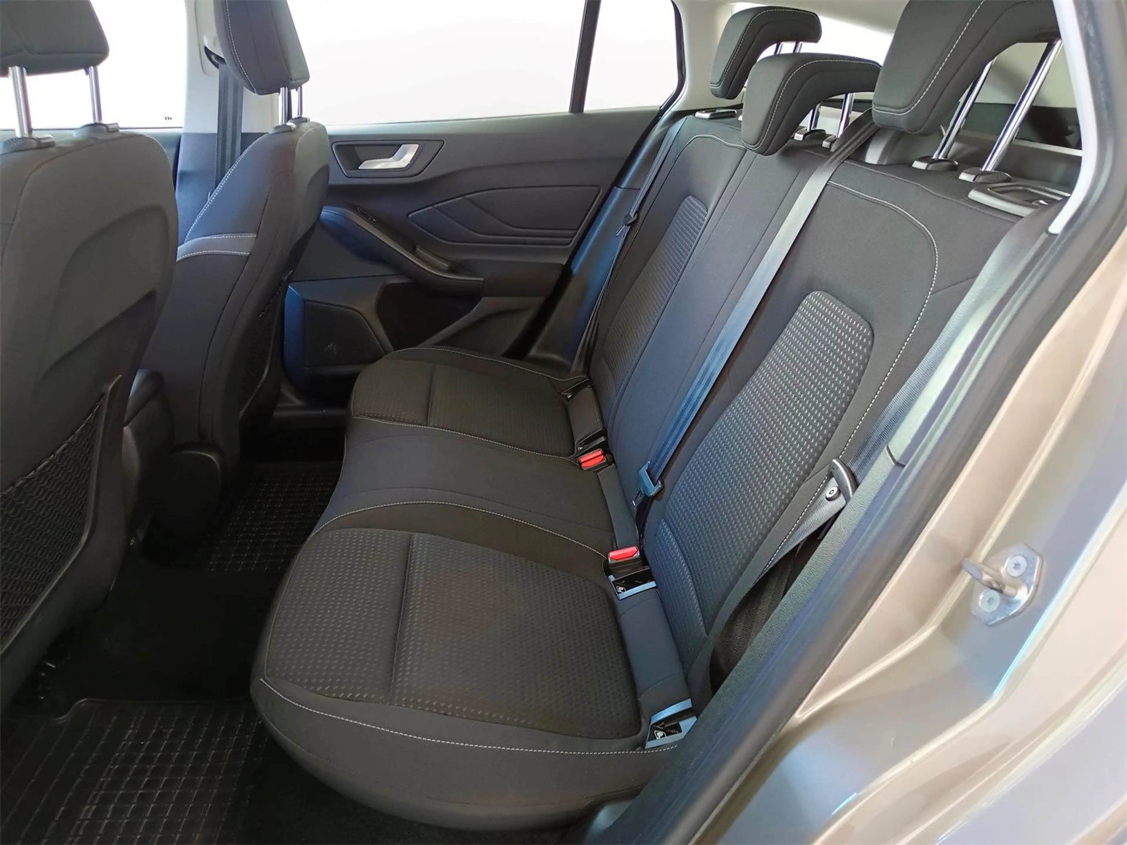 Ford Focus FOCUS TREND BUSINESS 1.0L EBOOST 125PS M6TR — photo 7