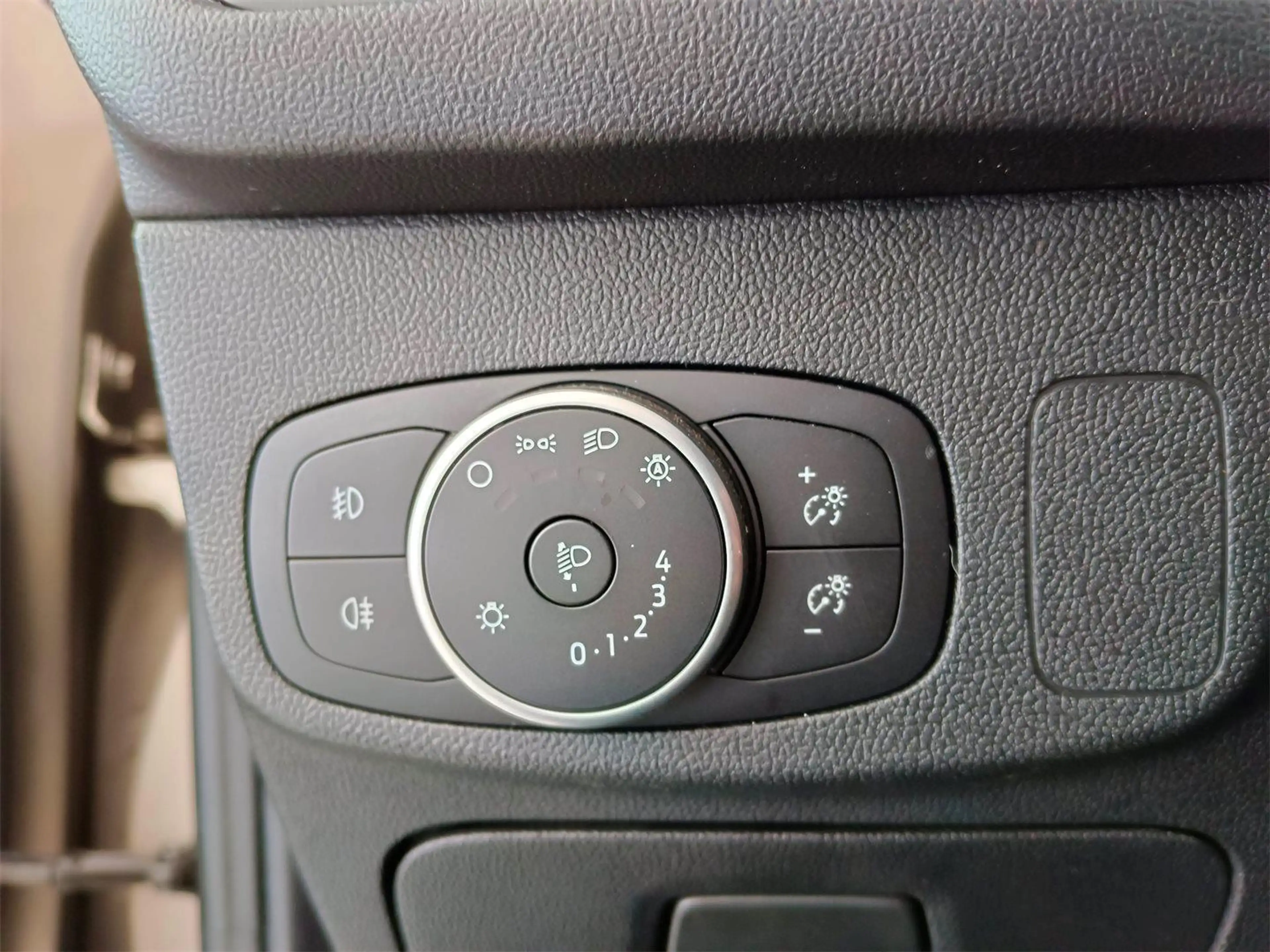 Ford Focus FOCUS TREND BUSINESS 1.0L EBOOST 125PS M6TR — photo 11