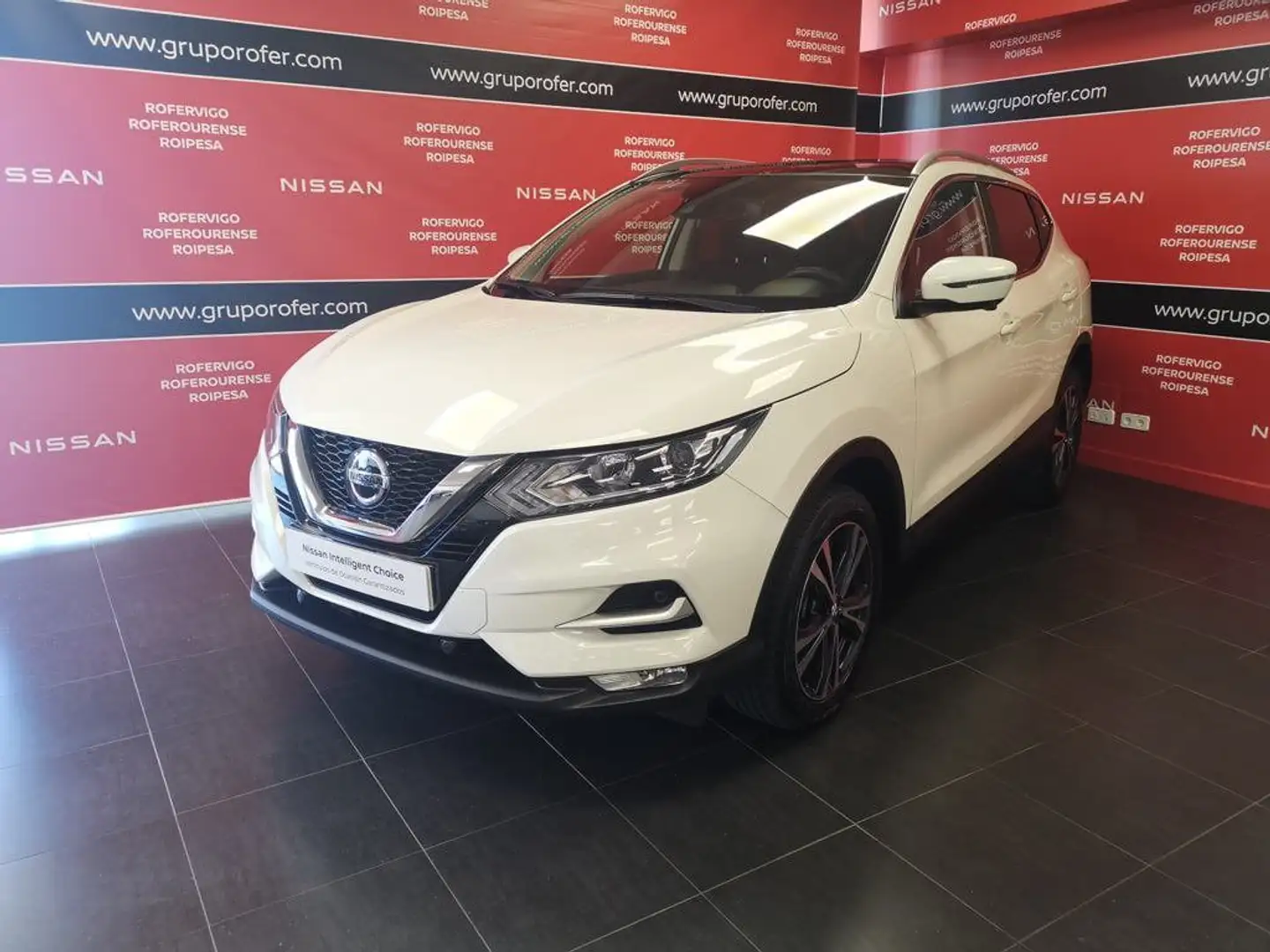 Nissan Qashqai 1.3 DIG-T N-Connecta 4x2 103kW Wit - 1