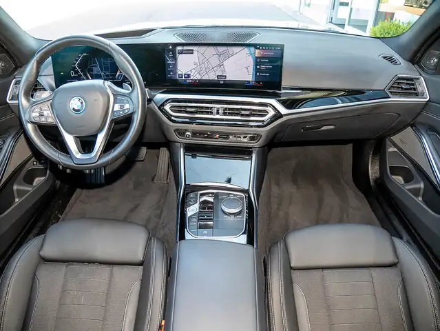 BMW 3 Series view 7