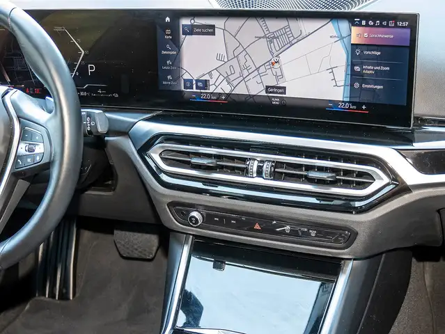 BMW 3 Series view 8