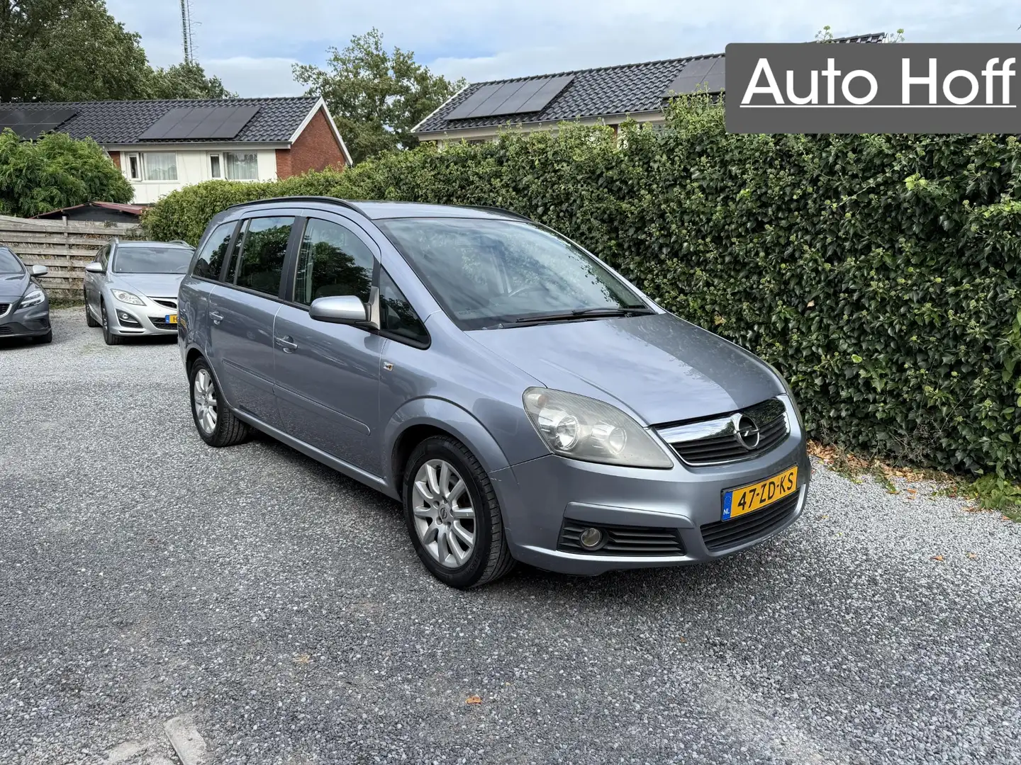 Opel Zafira 1.8 Temptation Automaat | Airco | Cruise Control | Grau - 1