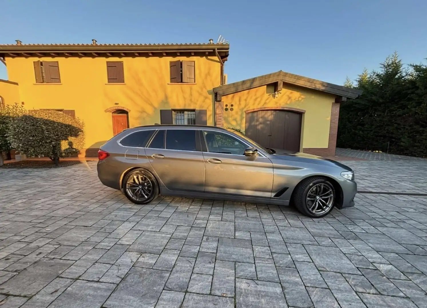 BMW 520 520d Touring Business 190cv auto - 2