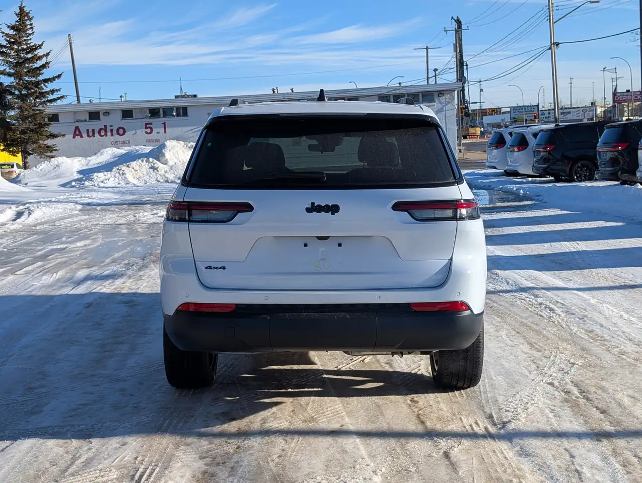 Jeep Grand Cherokee снимка Jeep Grand Cherokee