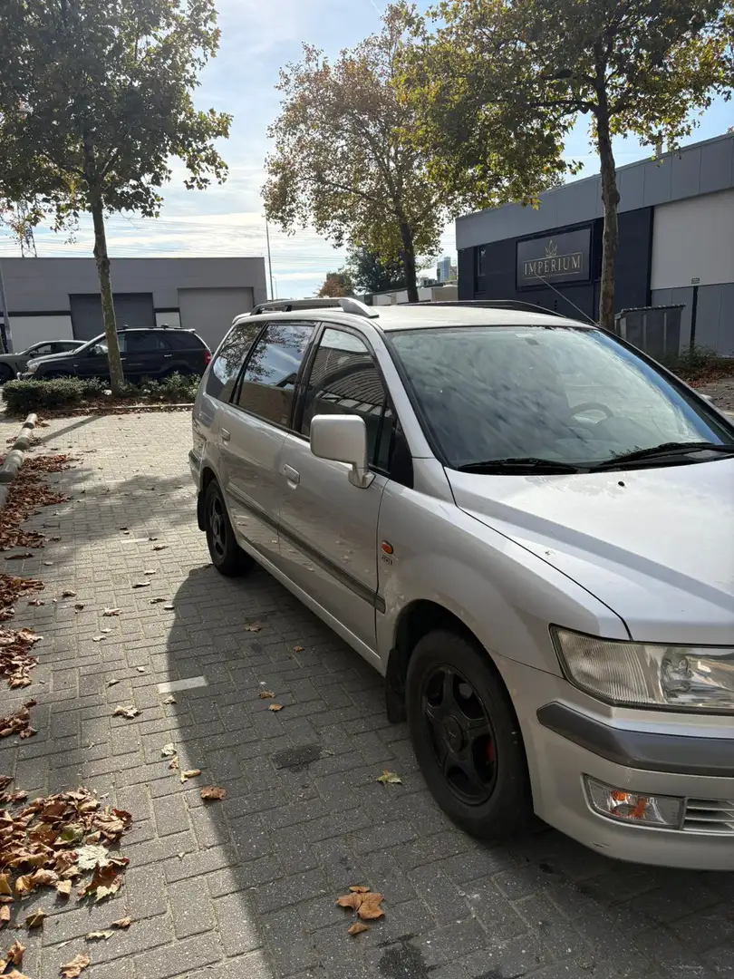 Mitsubishi Space Wagon 2.4 GDI GLXi 7p. Срібний - 2