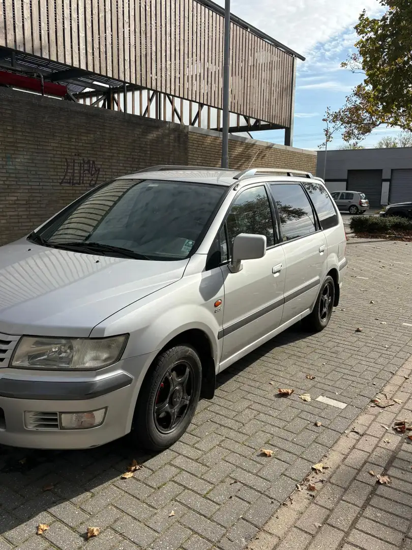 Mitsubishi Space Wagon 2.4 GDI GLXi 7p. Срібний - 1