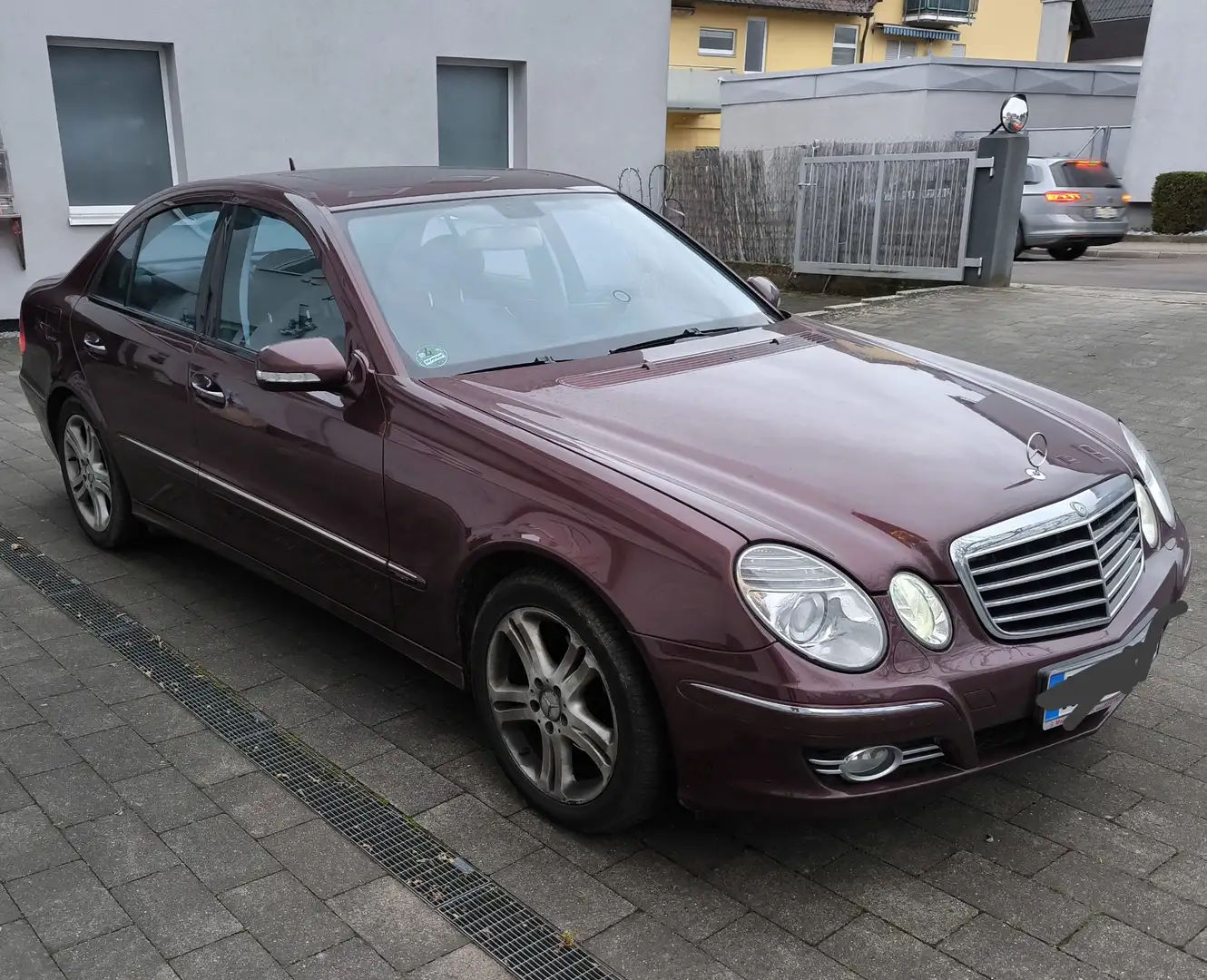 Mercedes-Benz E 200 E 200 Kompressor (211.041) Rot - 1