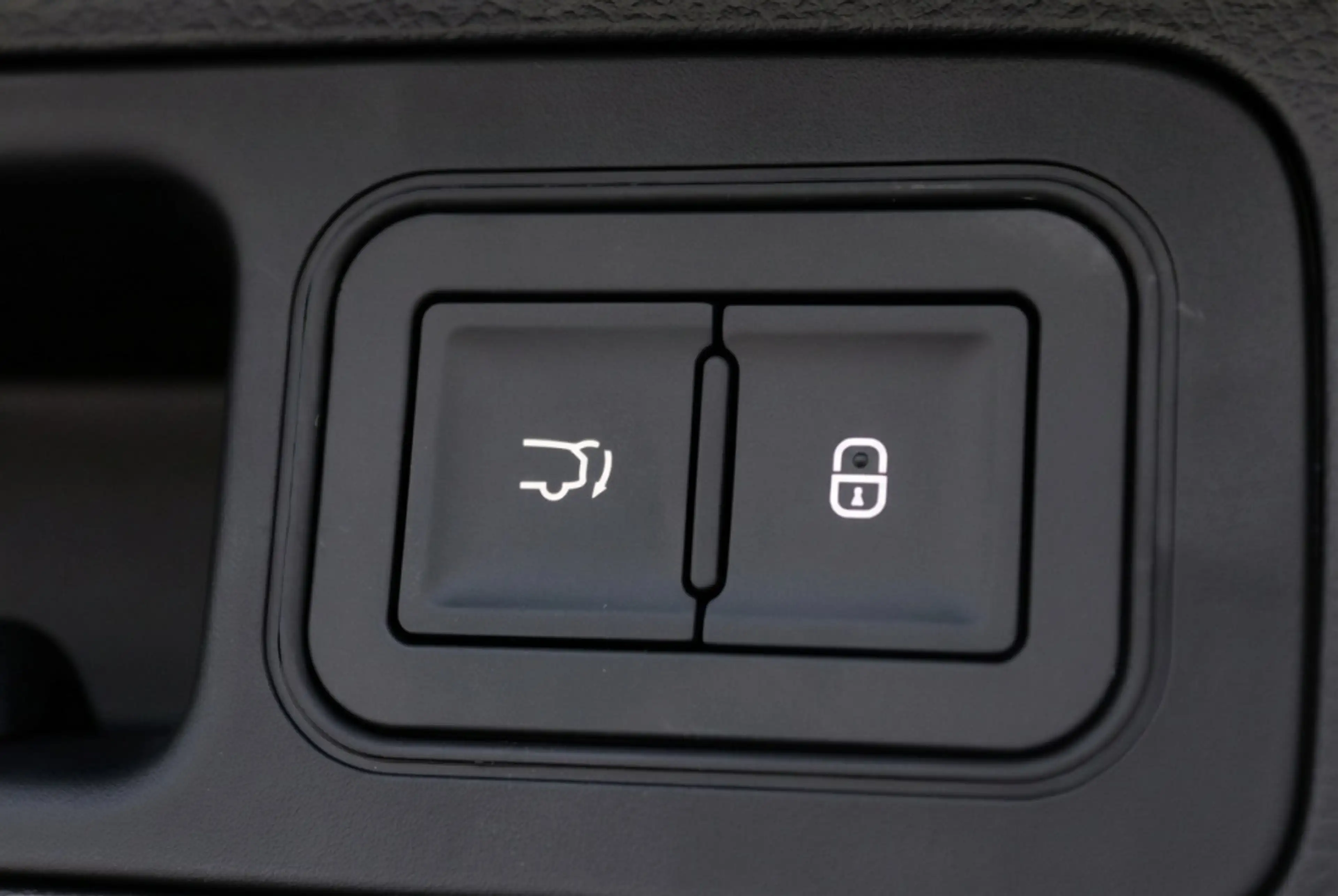 BYD Seal U 1.5 DM-i FWD Comfort 26,6 kWh l 125 km Elektrisch — photo 12