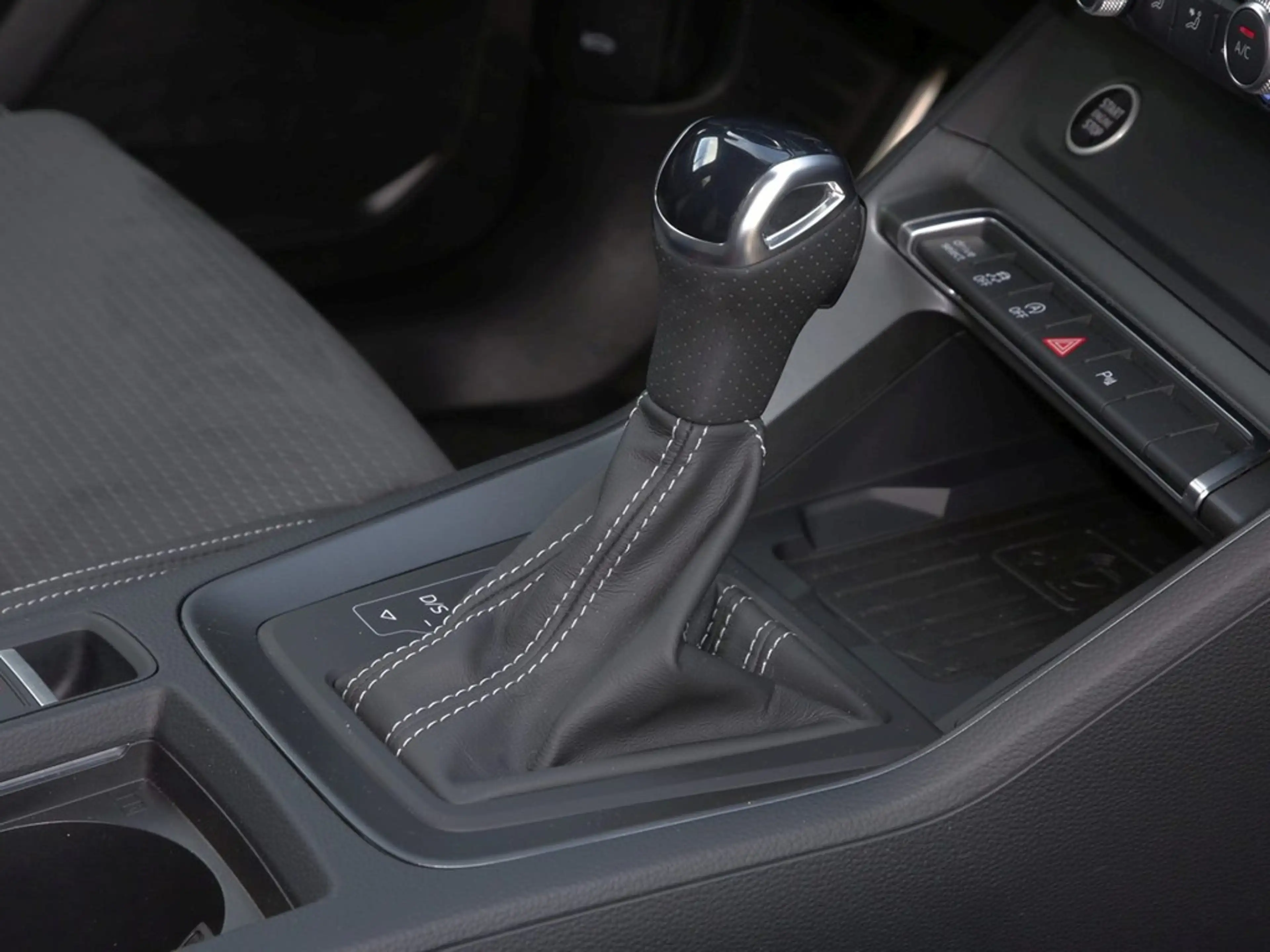 Audi Q3 Sportback 35 TFSI S line AHK*R-CAM*LED*NAVI*VIR... — photo 14