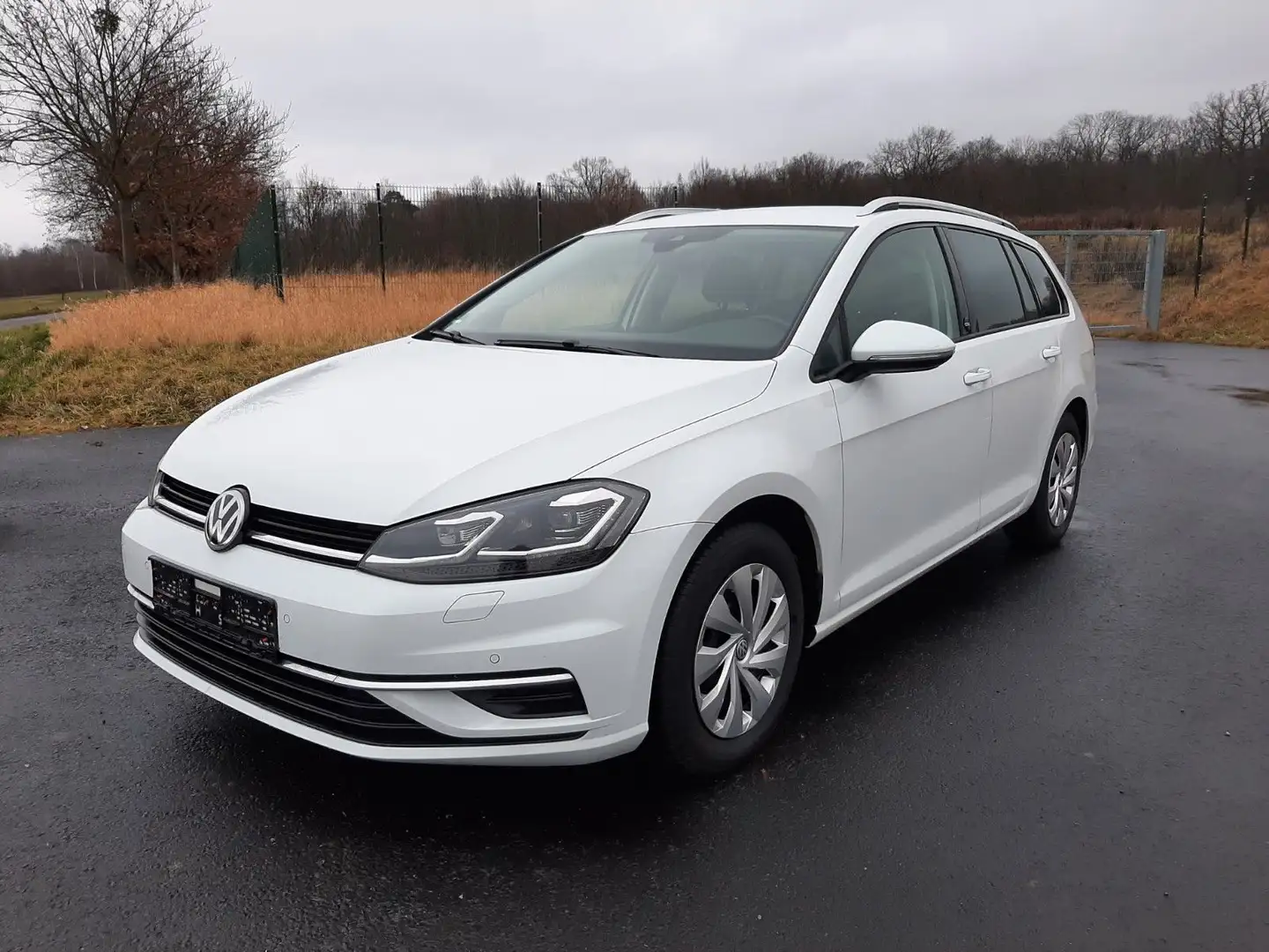 Volkswagen Golf Variant 1.6 TDI DSG Sound,LED,Navi Weiß - 1