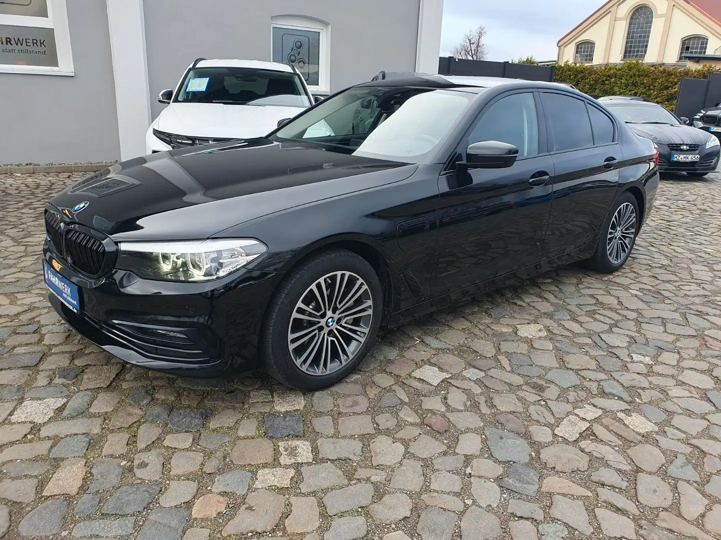 BMW 530 5 Limousine 530 e Sport Line Systeml. 251PS Schwarz - 2