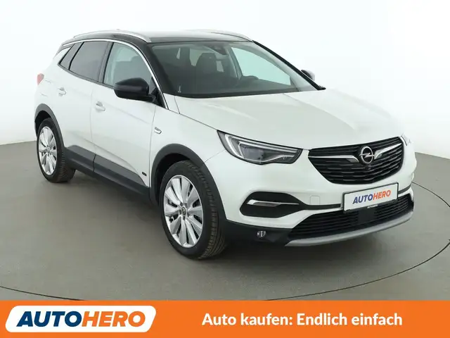 Opel Grandland view 8