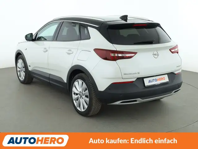 Opel Grandland view 4