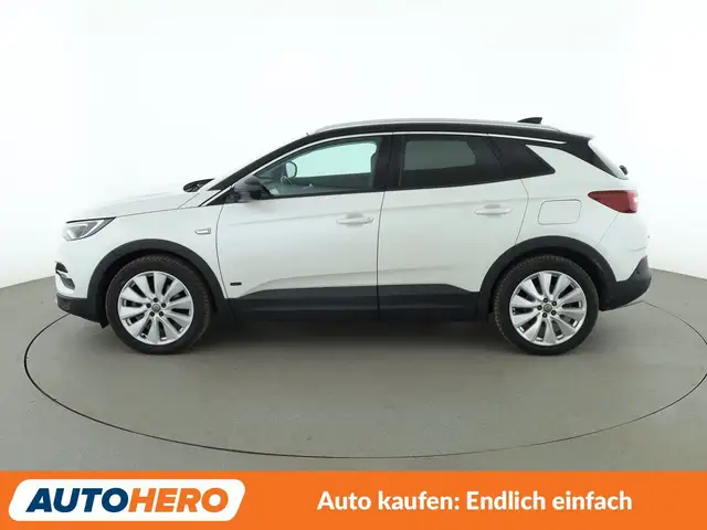 Opel Grandland view 3