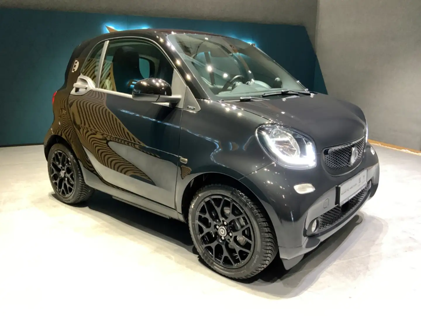 smart forTwo Fortwo Coupe EQ Prime +Navi Schwarz - 2