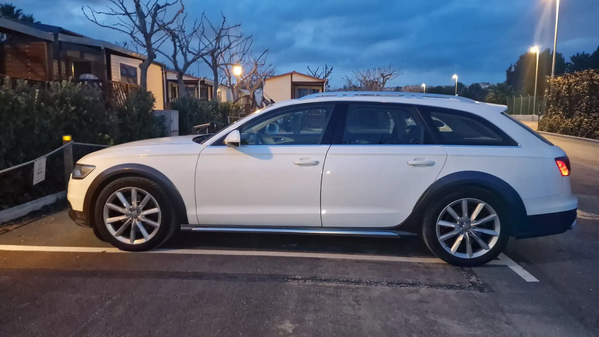 Audi A6 allroad quattro 3.0TDI S-Tronic 204 - 1