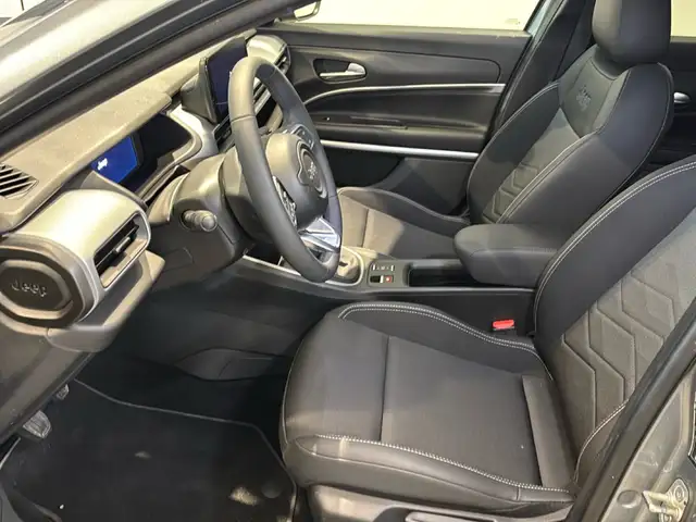 Jeep Avenger view 9