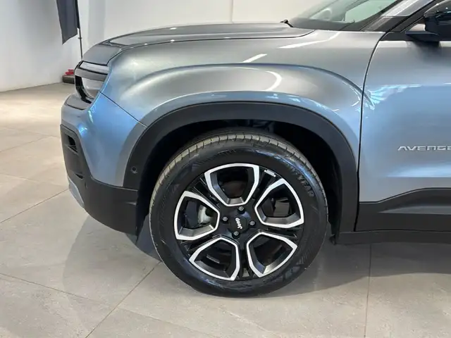 Jeep Avenger view 8