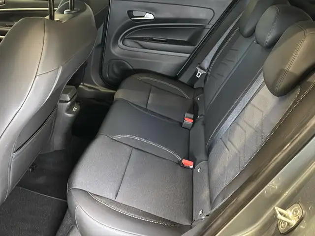 Jeep Avenger view 13