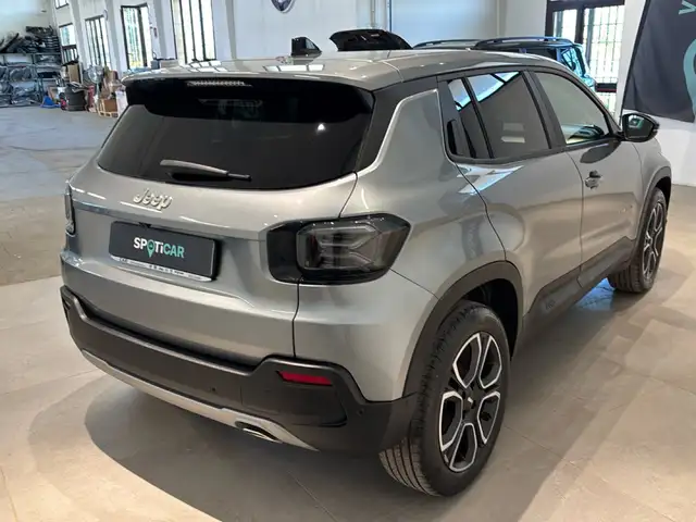 Jeep Avenger view 4