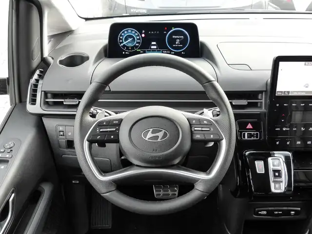 Hyundai Staria view 10