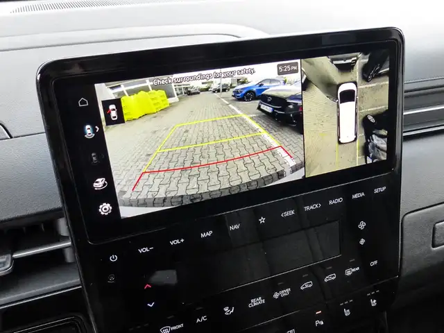 Hyundai Staria view 8