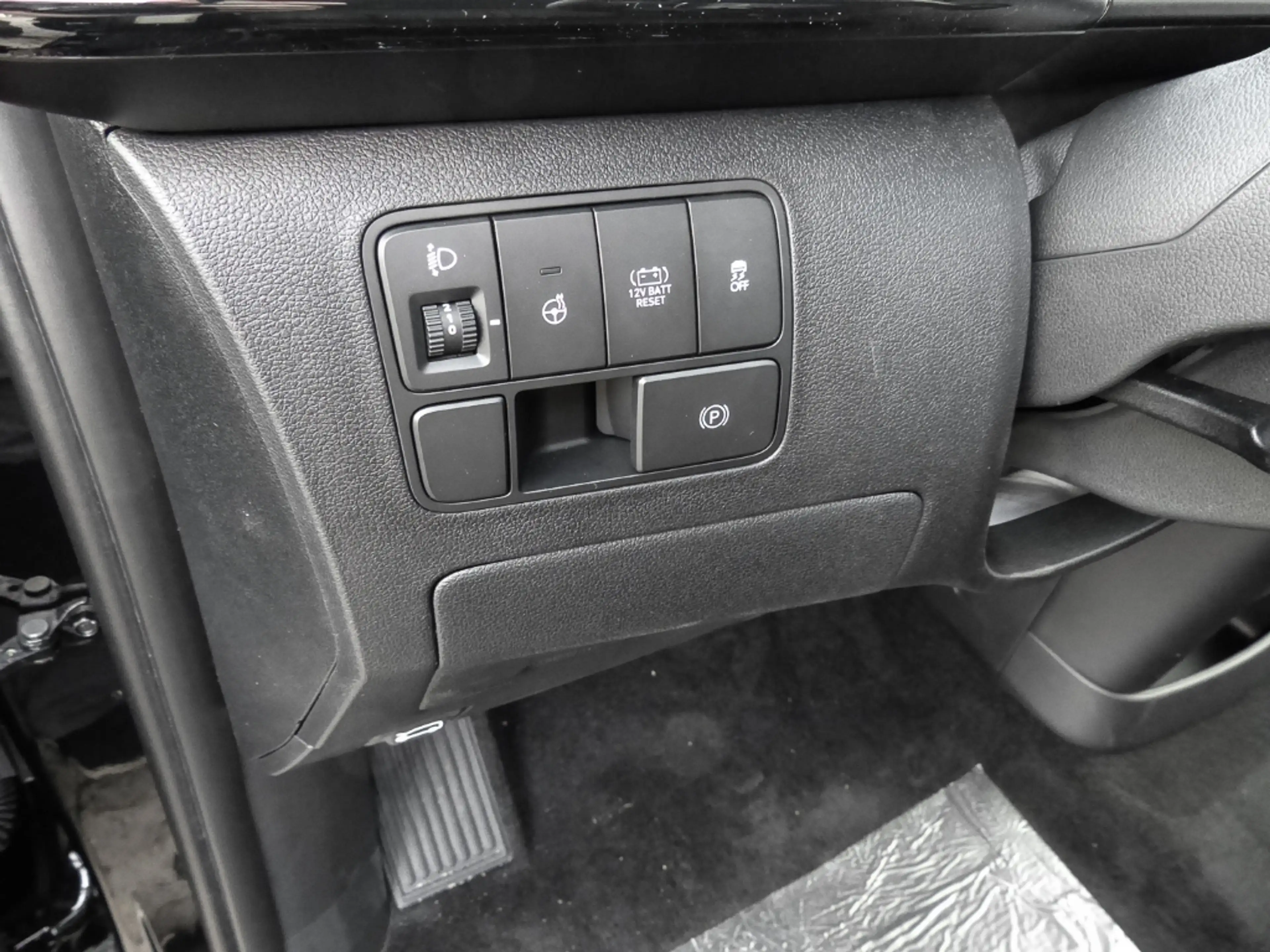 Hyundai STARIA Signature Hybrid Panoramadach 7-Sitzer Navi Leder — photo 9