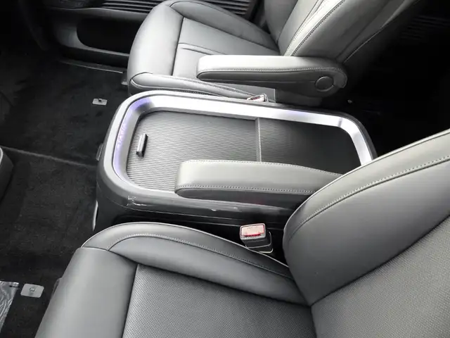 Hyundai Staria view 12