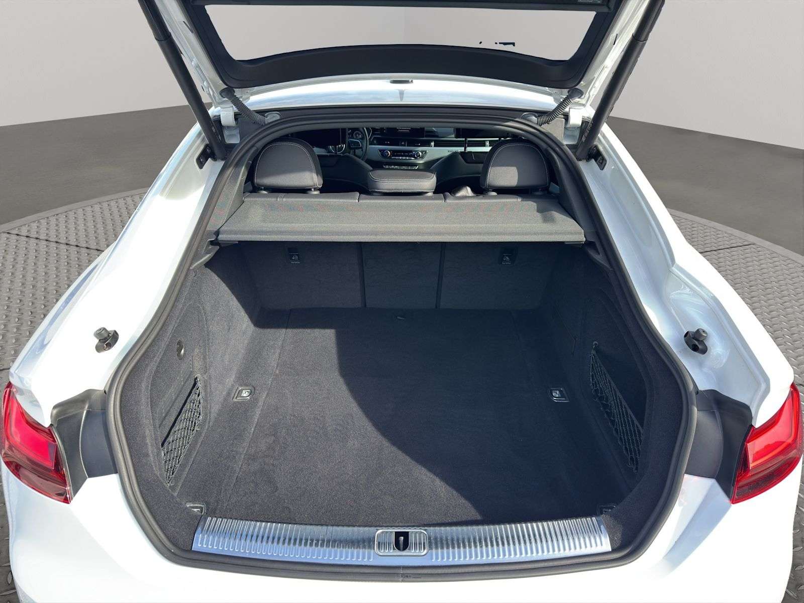 2022 Audi A5 quattro thumb 8