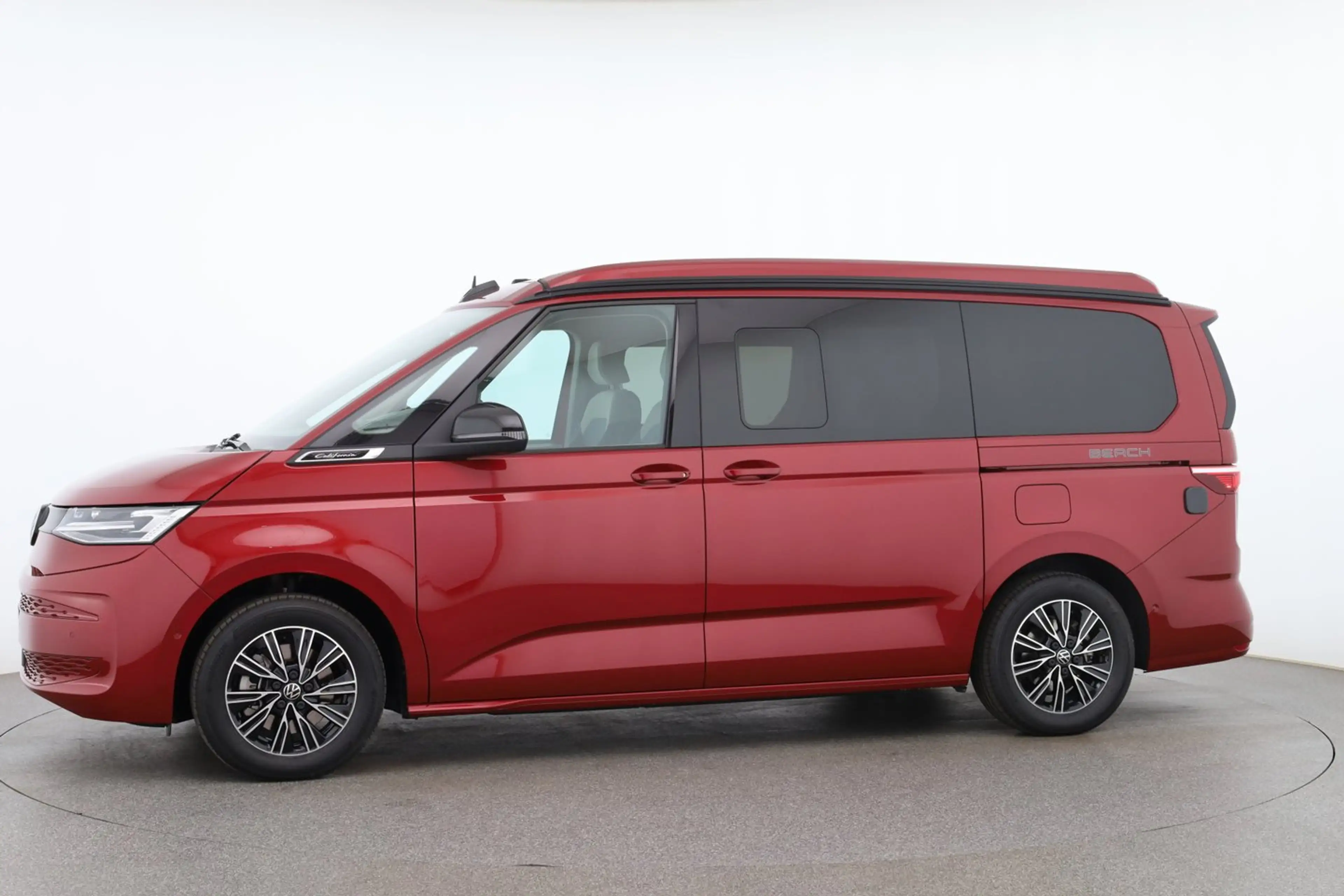 Volkswagen T7 California VW T7 California Beach eHybrid 180 kW 4M — photo 2