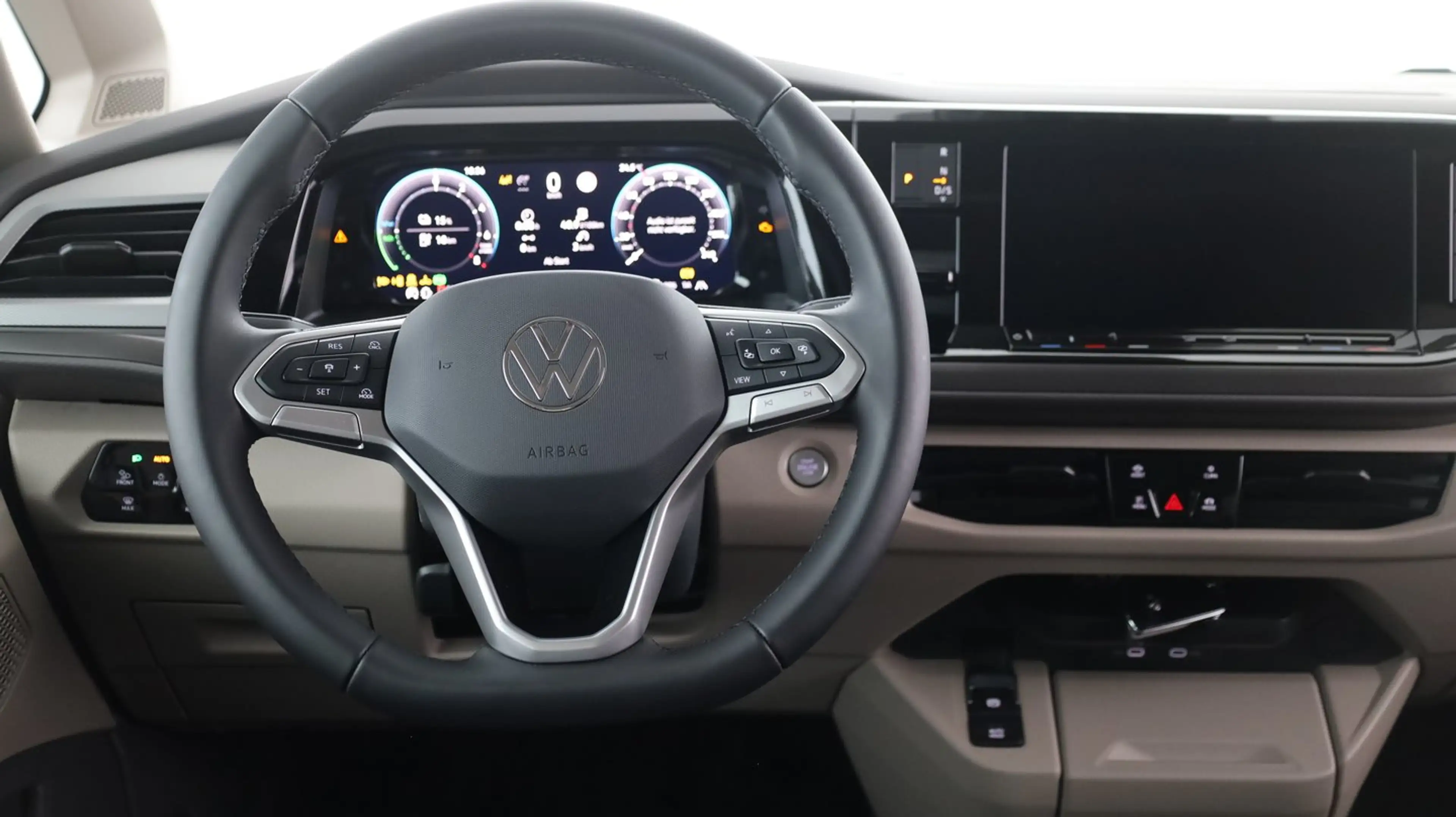Volkswagen T7 California VW T7 California Beach eHybrid 180 kW 4M — photo 13