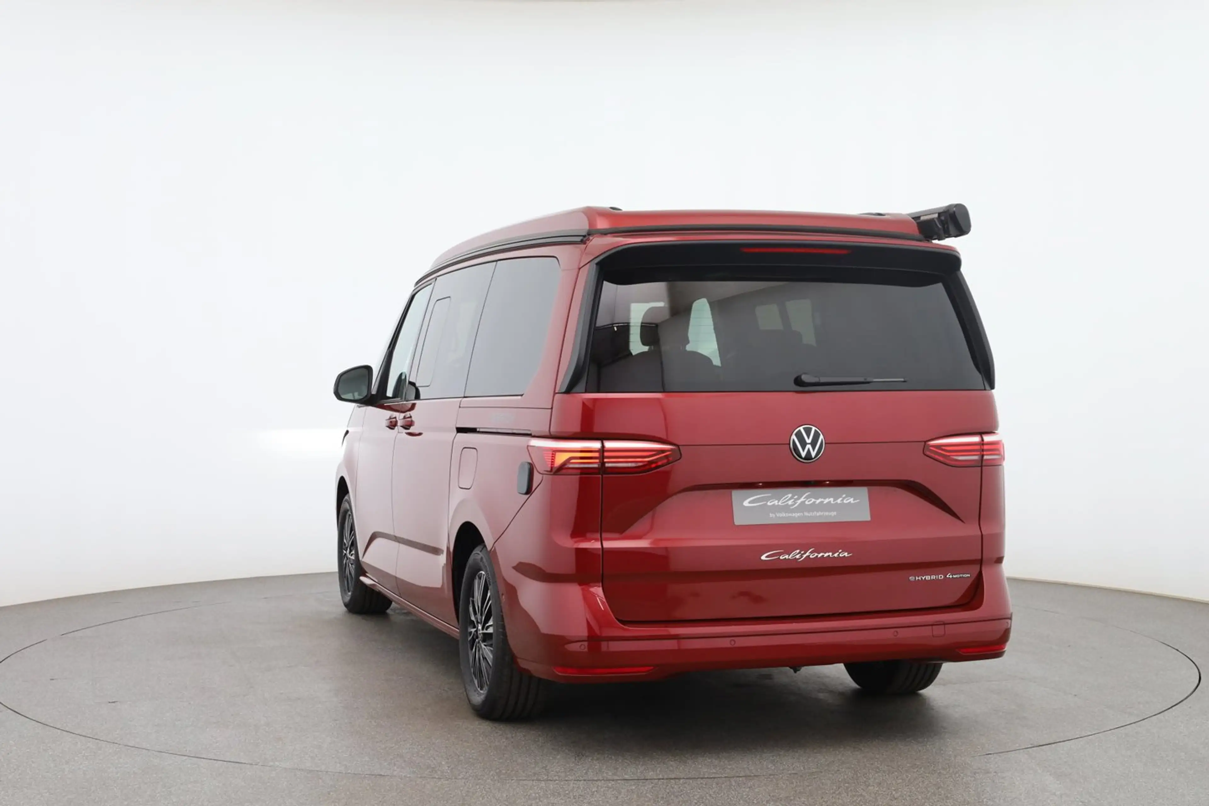 Volkswagen T7 California VW T7 California Beach eHybrid 180 kW 4M — photo 4