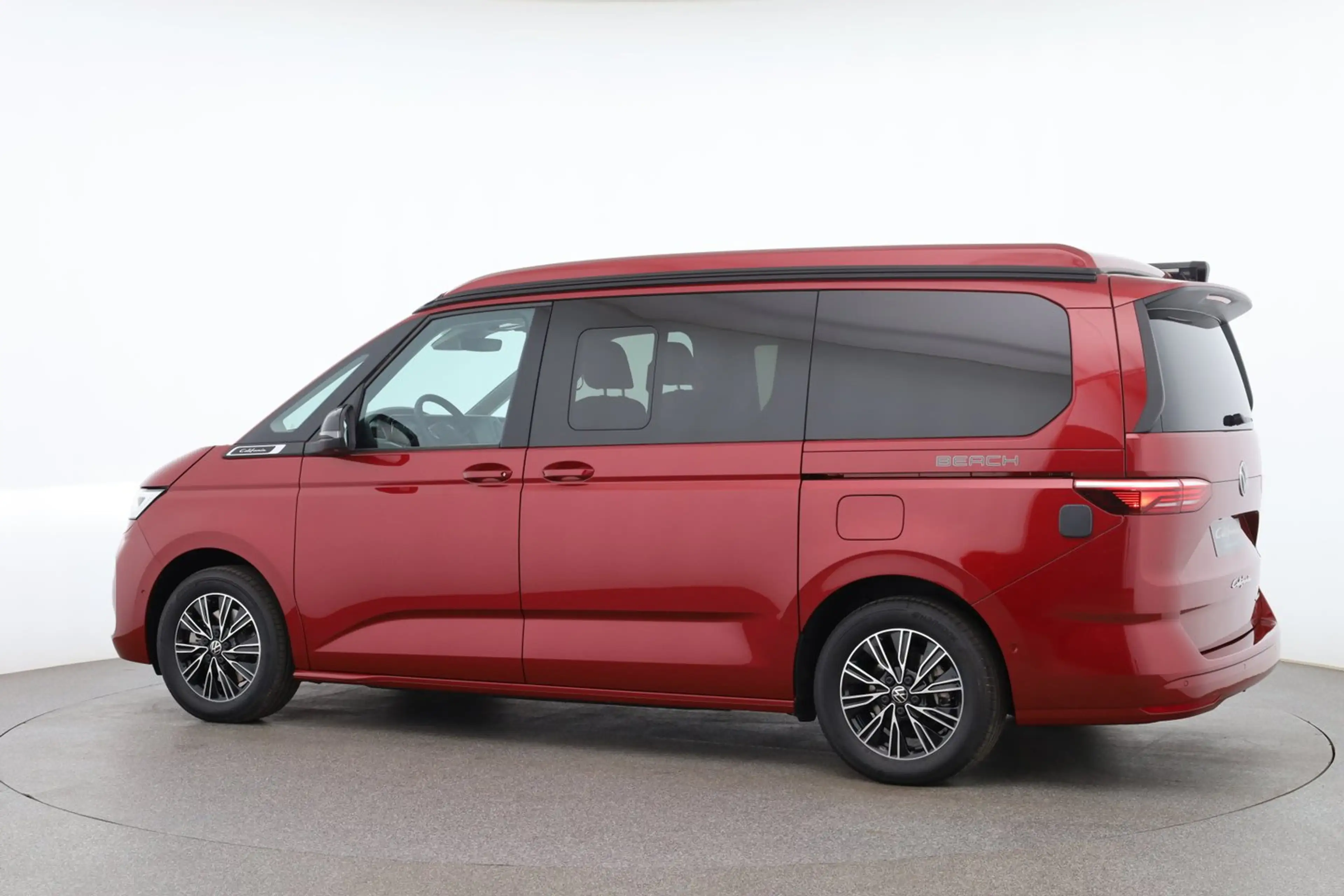 Volkswagen T7 California VW T7 California Beach eHybrid 180 kW 4M — photo 3