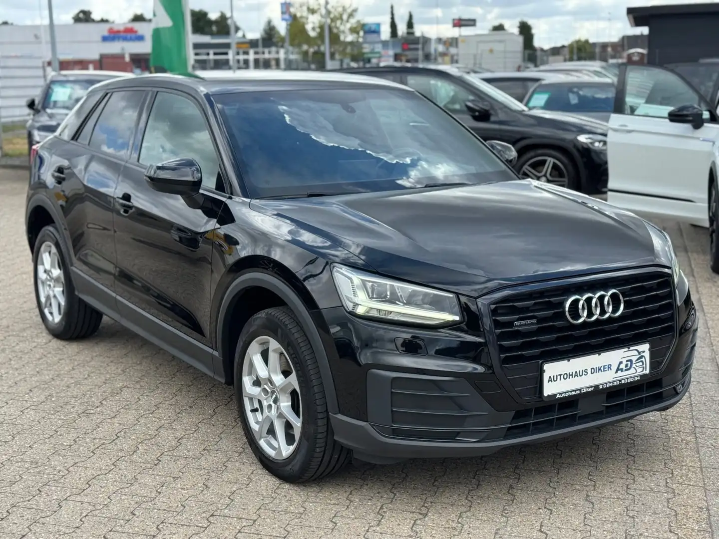 Audi Q2 quattro S tronic LED,NAVI Schwarz - 2