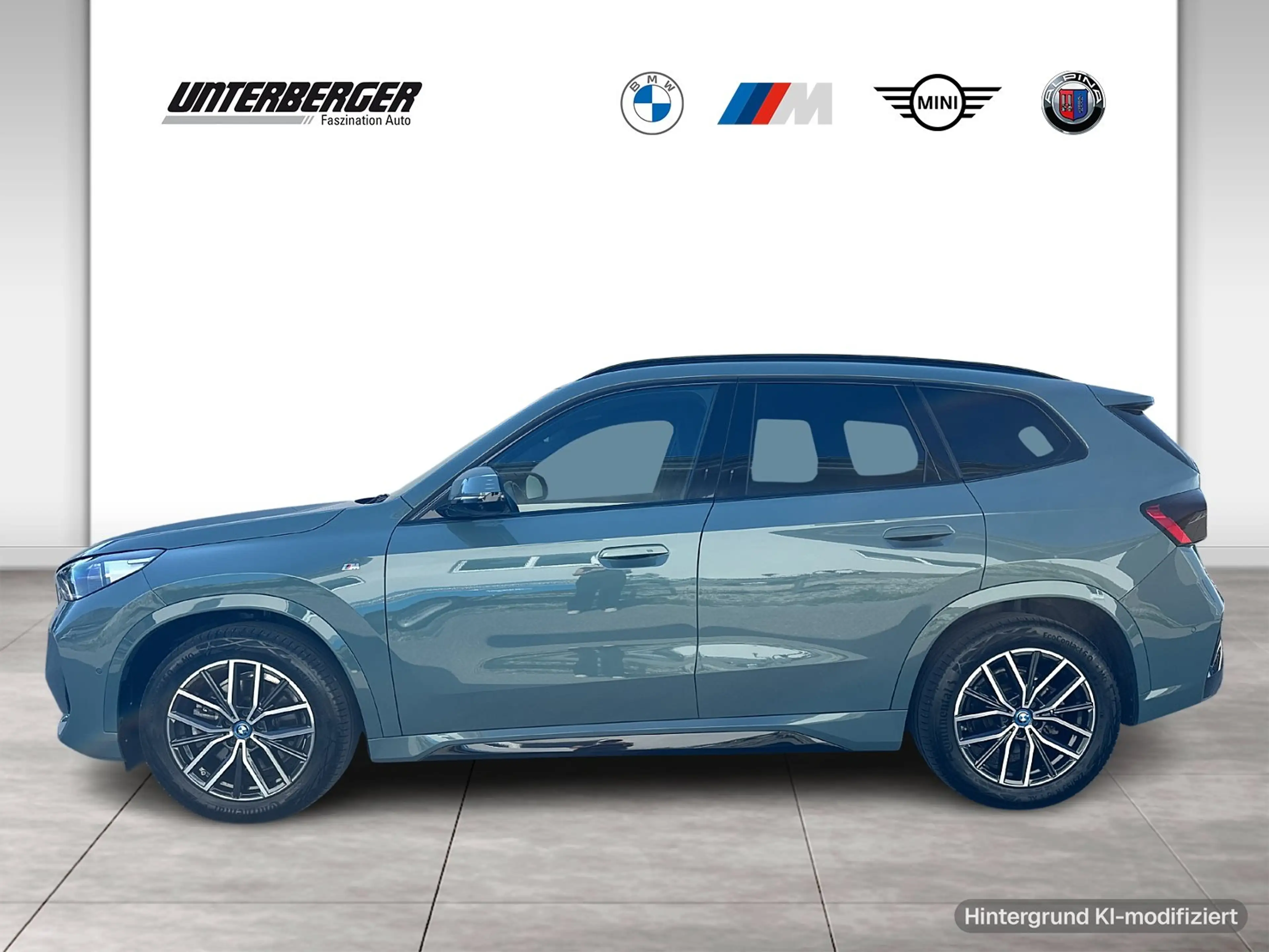 BMW iX1 xDrive30 M Sportpaket AHK Head-Up RFK LED — photo 3