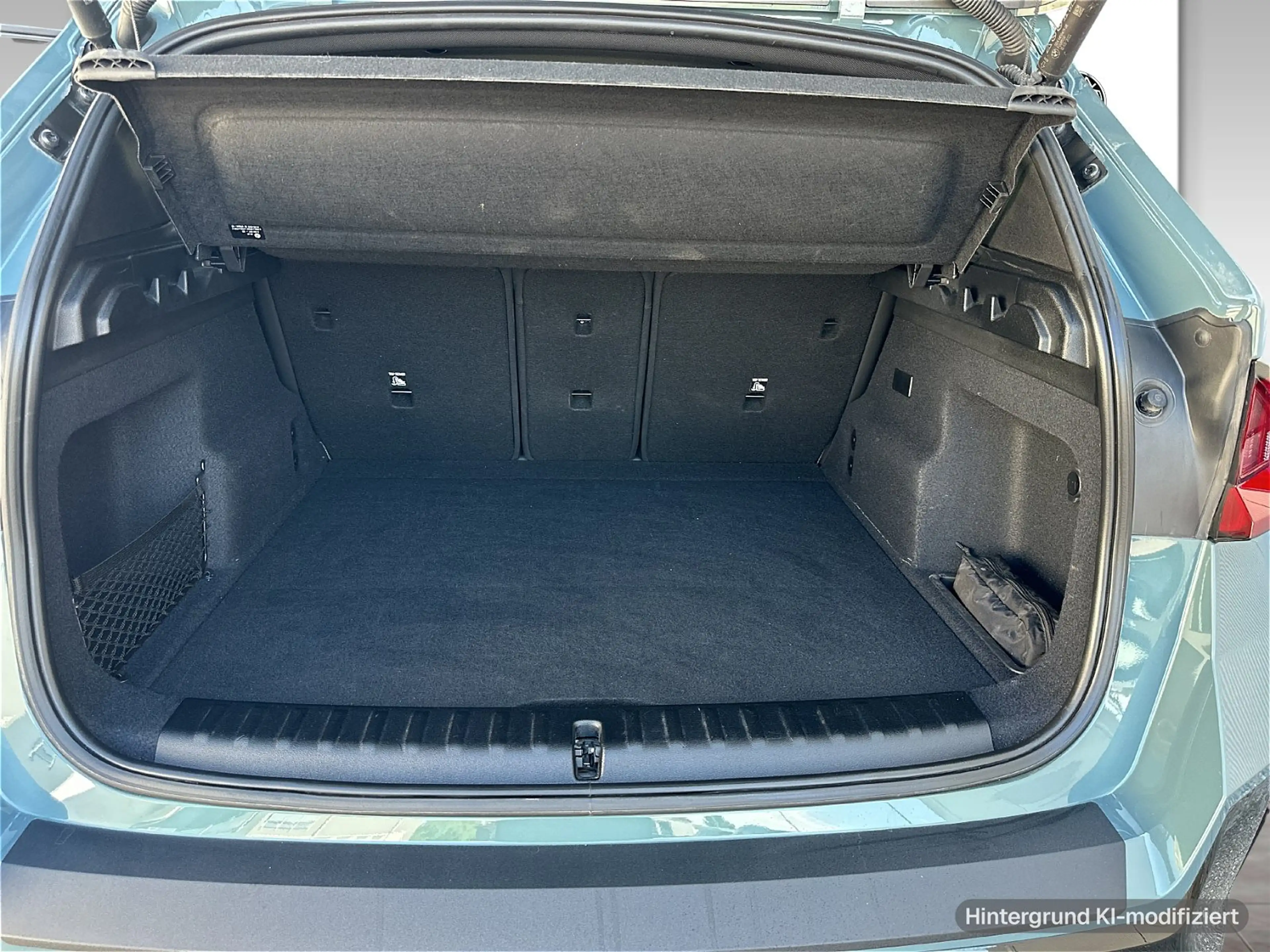 BMW iX1 xDrive30 M Sportpaket AHK Head-Up RFK LED — photo 12