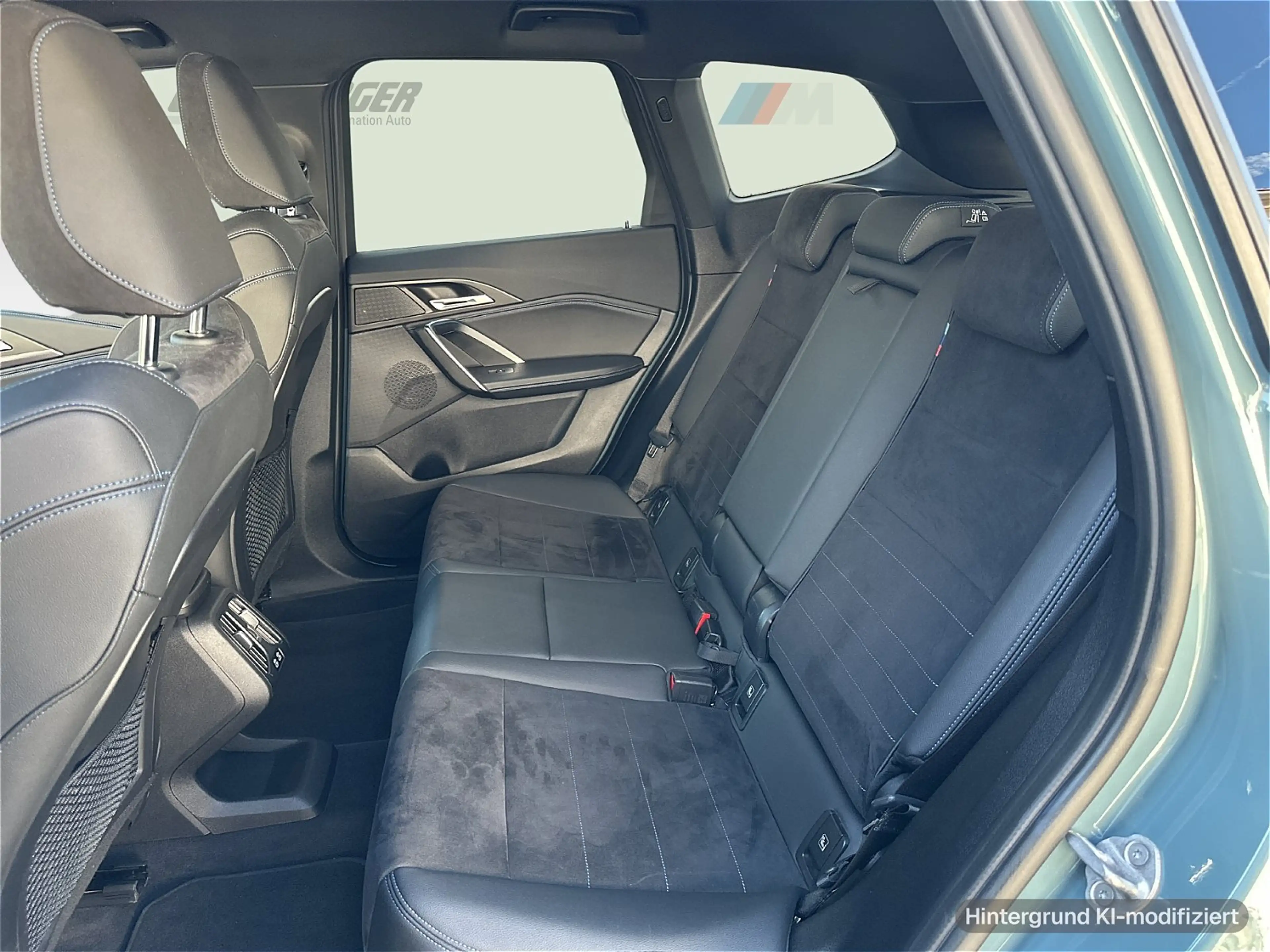 BMW iX1 xDrive30 M Sportpaket AHK Head-Up RFK LED — photo 11