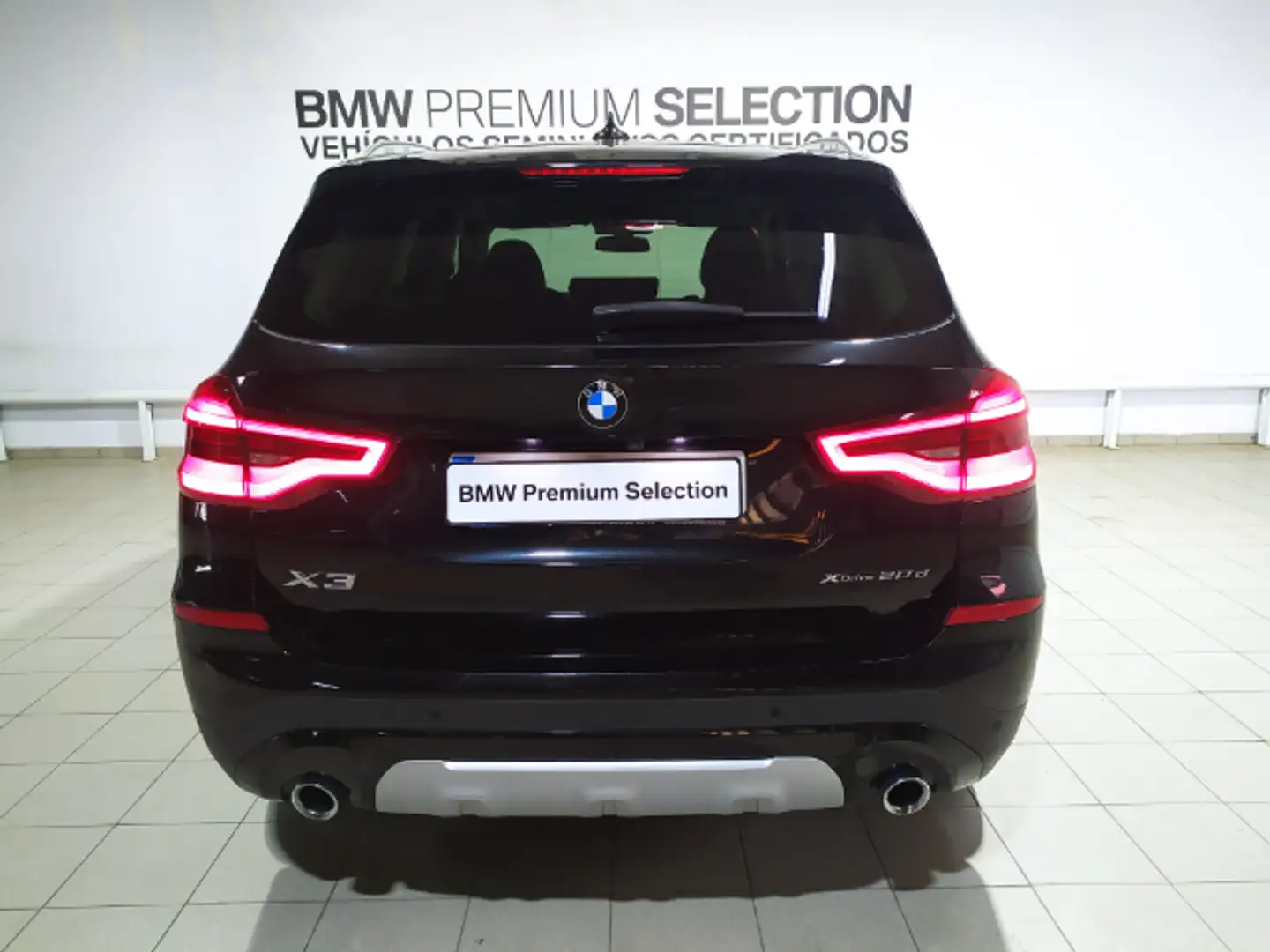 BMW X3 xDrive 20dA Zwart - 2