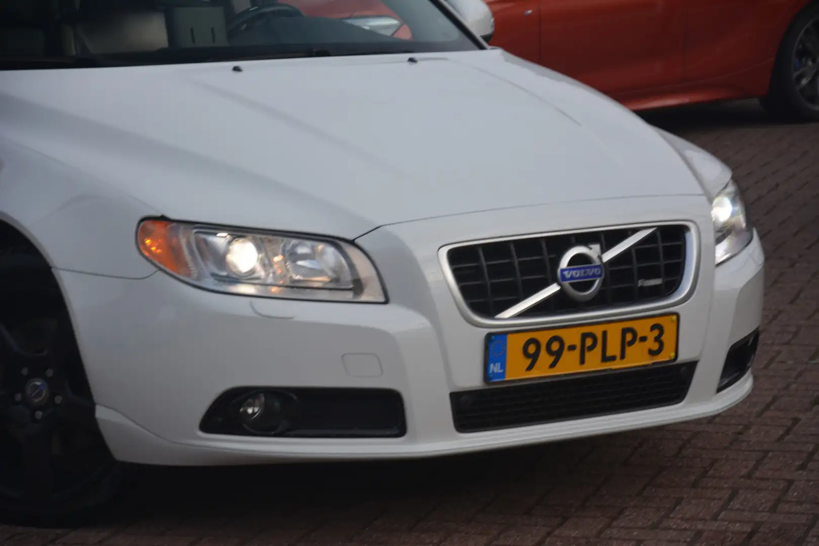 Volvo V70 2.0T R-Edition Nederlandse auto 210458 NAP laatste Blanc - 2