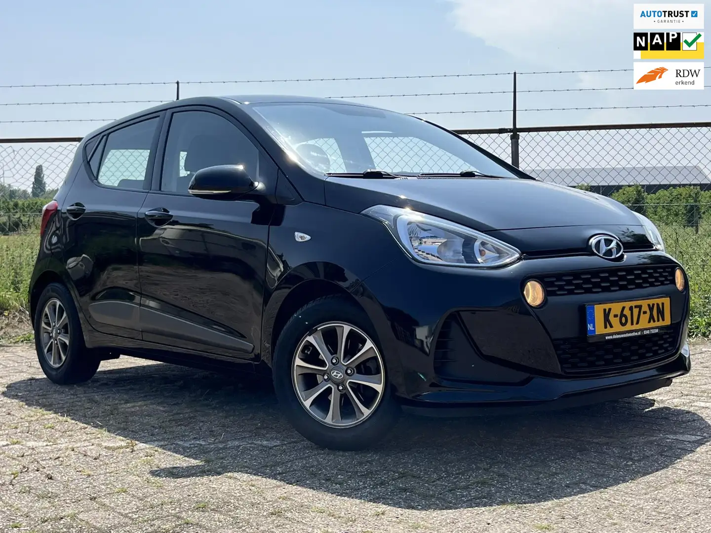 Hyundai i10 1.2i i-Catcher Automaat Stoelverwarming Cruise Con Zwart - 1