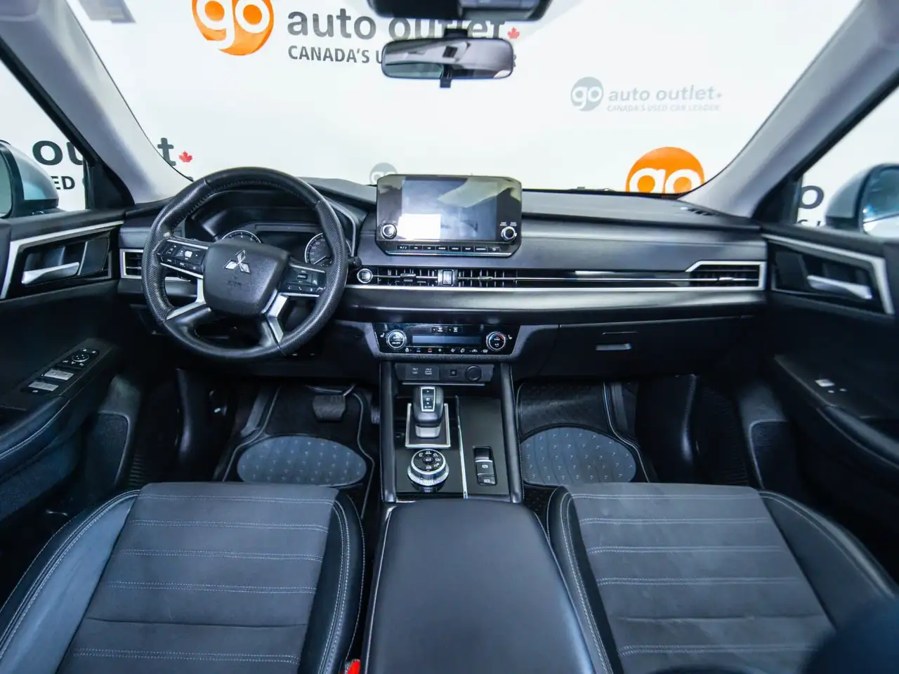Mitsubishi Outlander снимка Mitsubishi Outlander